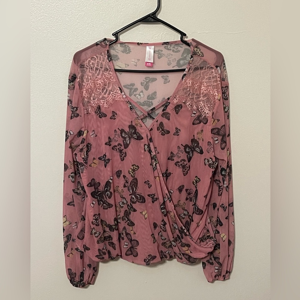 Pink butterflies top